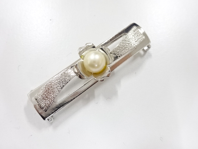 JAPANESE KIMONO / ANTIQUE OBIDOME (SASH CLIP) / PEARL